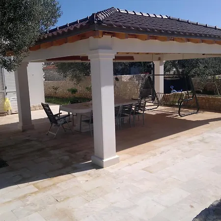 Holiday House Popic Villa