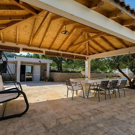 Holiday House Popic