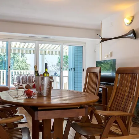 Holiday House Popic * Ražanj