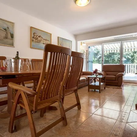 Villa Holiday House Popic